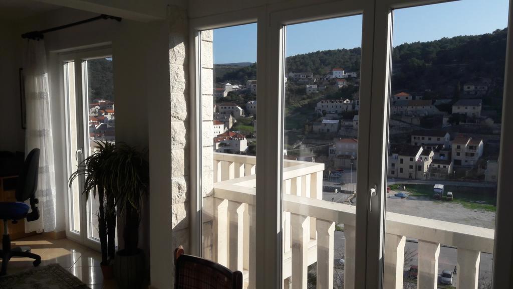 Nikola Apartamento